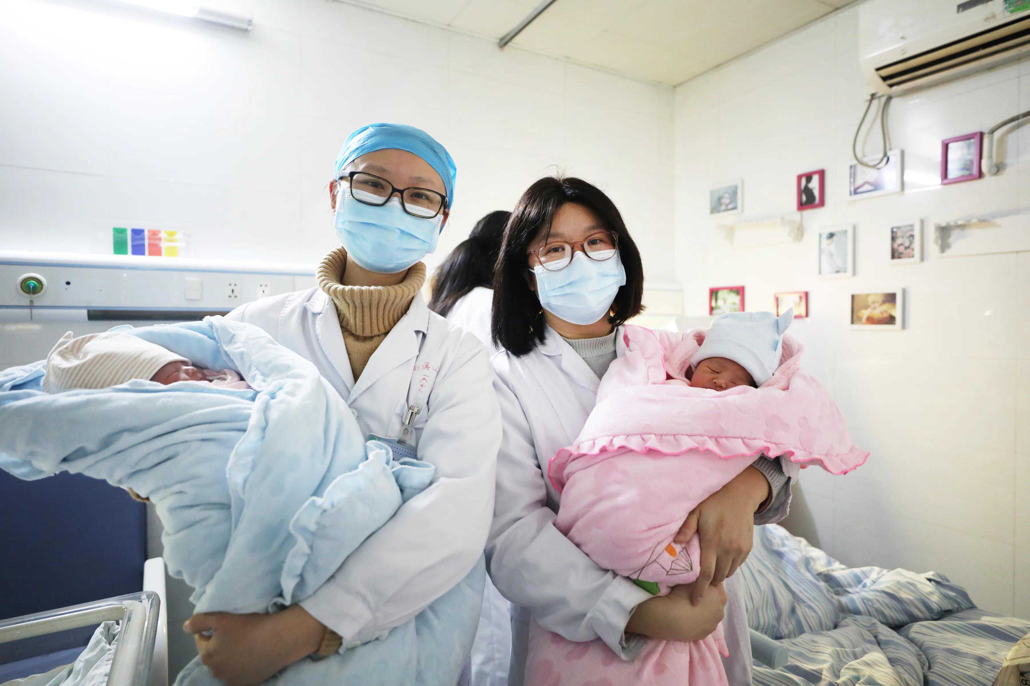 三千块钱香港验血,多年难孕难育夫妻进行辅助生殖助孕